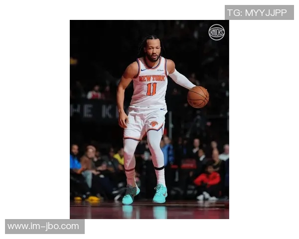 布克称赞布伦森为联盟最难防守球员之一灵活性与得分能力兼具