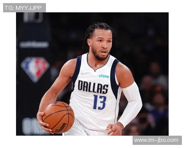 布克称赞布伦森为联盟最难防守球员之一灵活性与得分能力兼具